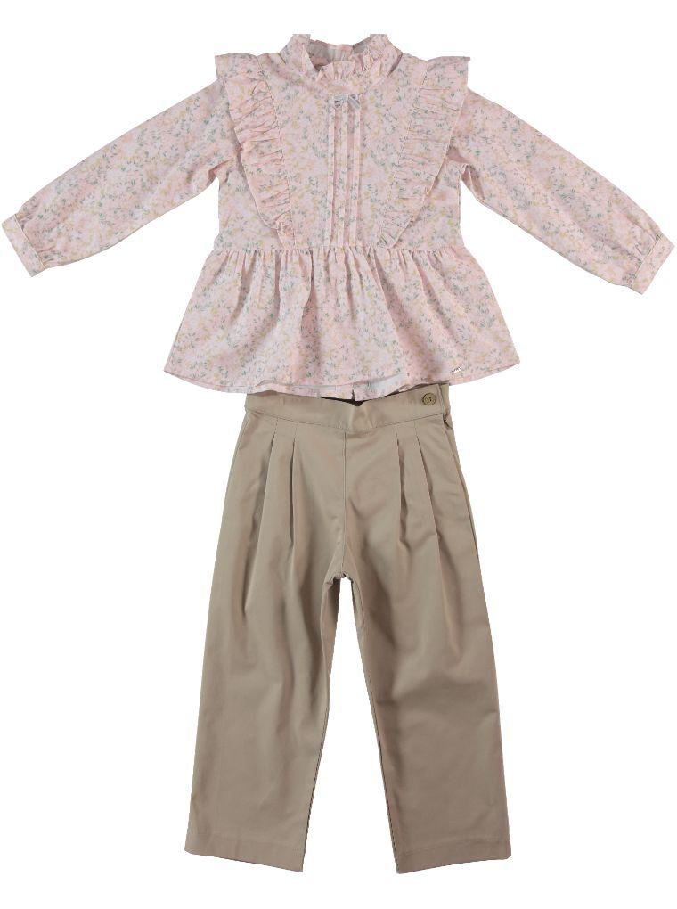 Pembe Pantolonlu Takım | Image Not Found